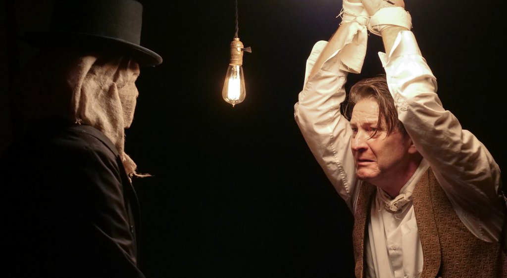 Photo from the movie The Riot Act