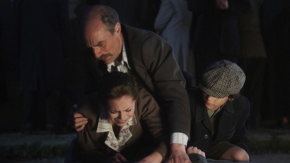 Photo du film Walking with the Enemy