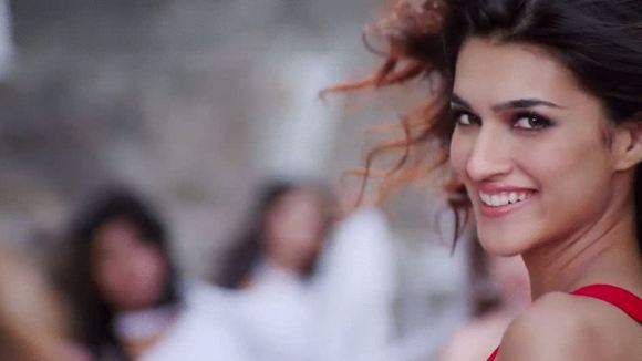 Photo from the movie Heropanti