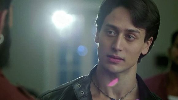 Photo from the movie Heropanti
