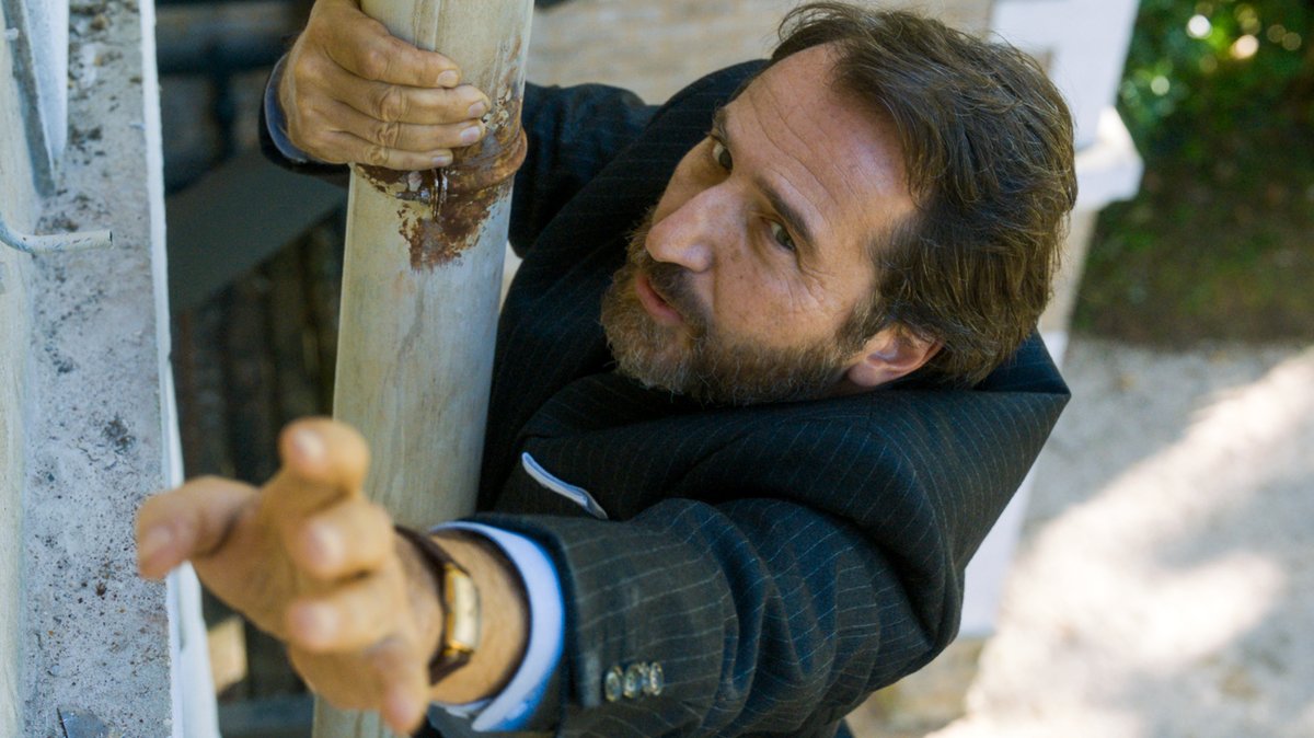 Photo from the movie How to Be a Good Wife