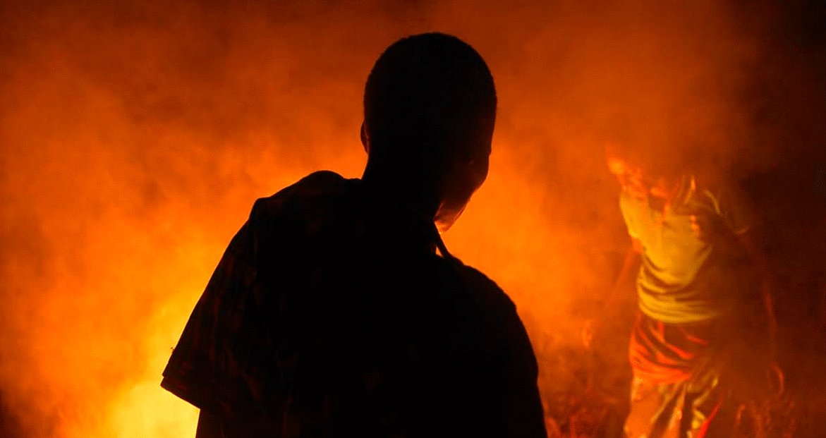 Photo du film Between the Rains