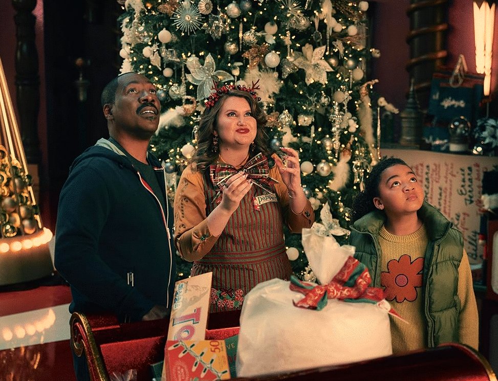 Photo from the movie Candy Cane Lane