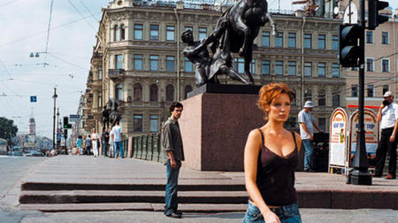 Photo from the movie The Russian Dolls