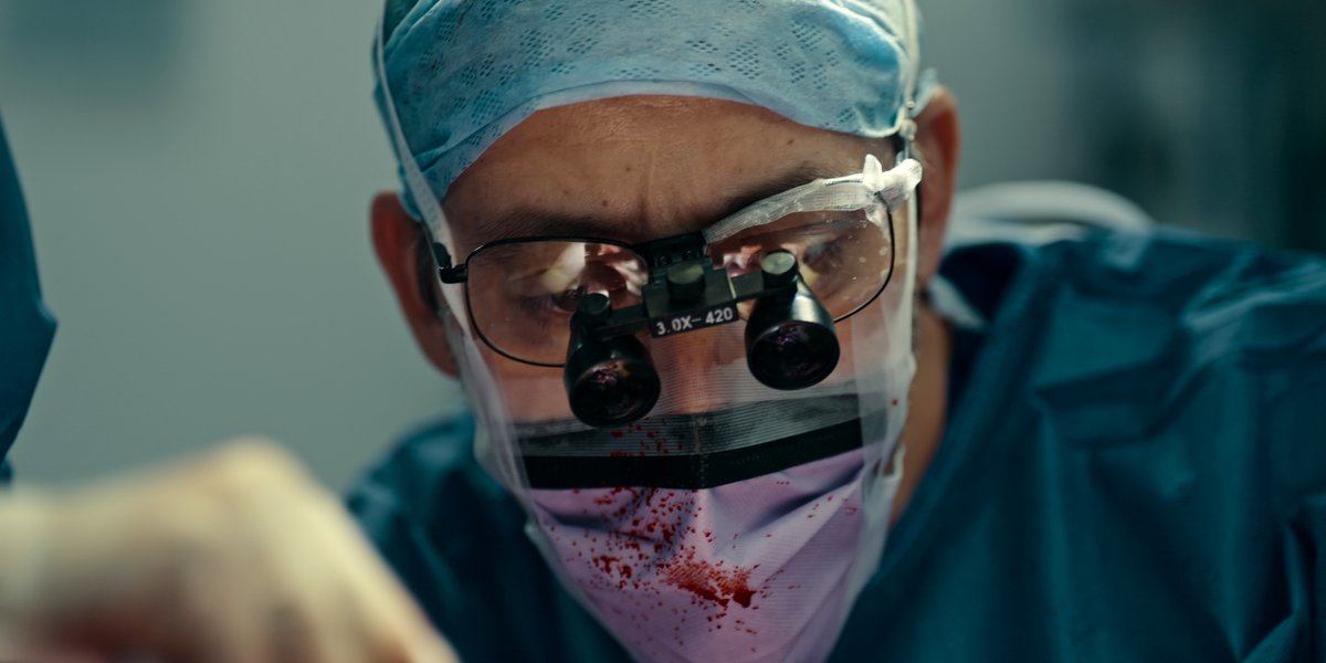 Photo du film Critical: Between Life and Death