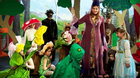 Photo from the movie Under the Rainbow