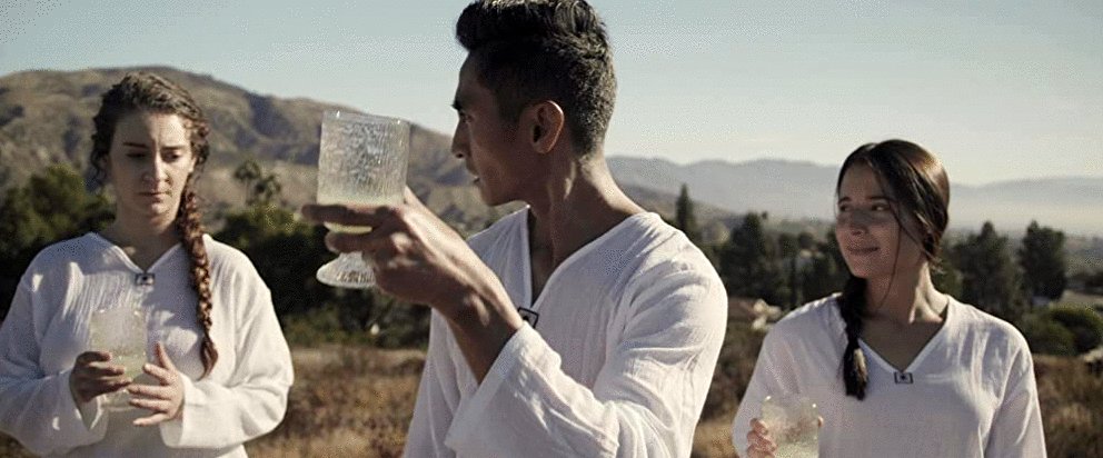 Photo du film At Night Comes Wolves