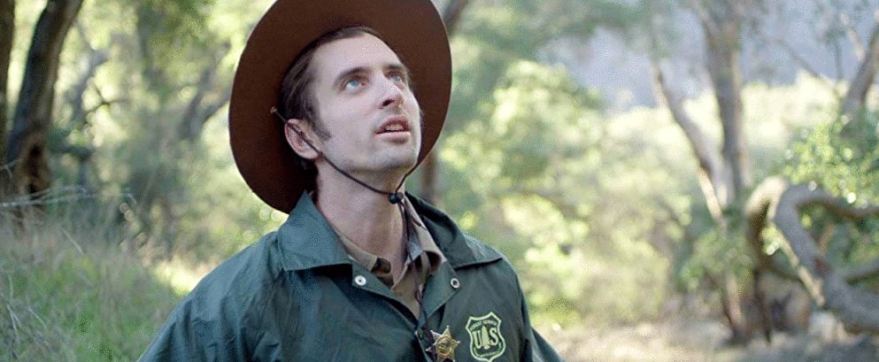 Photo du film At Night Comes Wolves