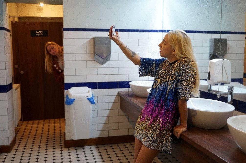 Photo from the movie Do Not Expect Too Much of the End of the World