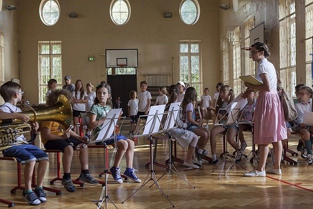 Photo from the movie Planeta Singli 2