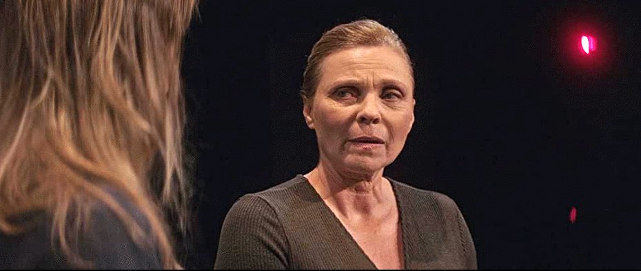 Photo from the movie Seance