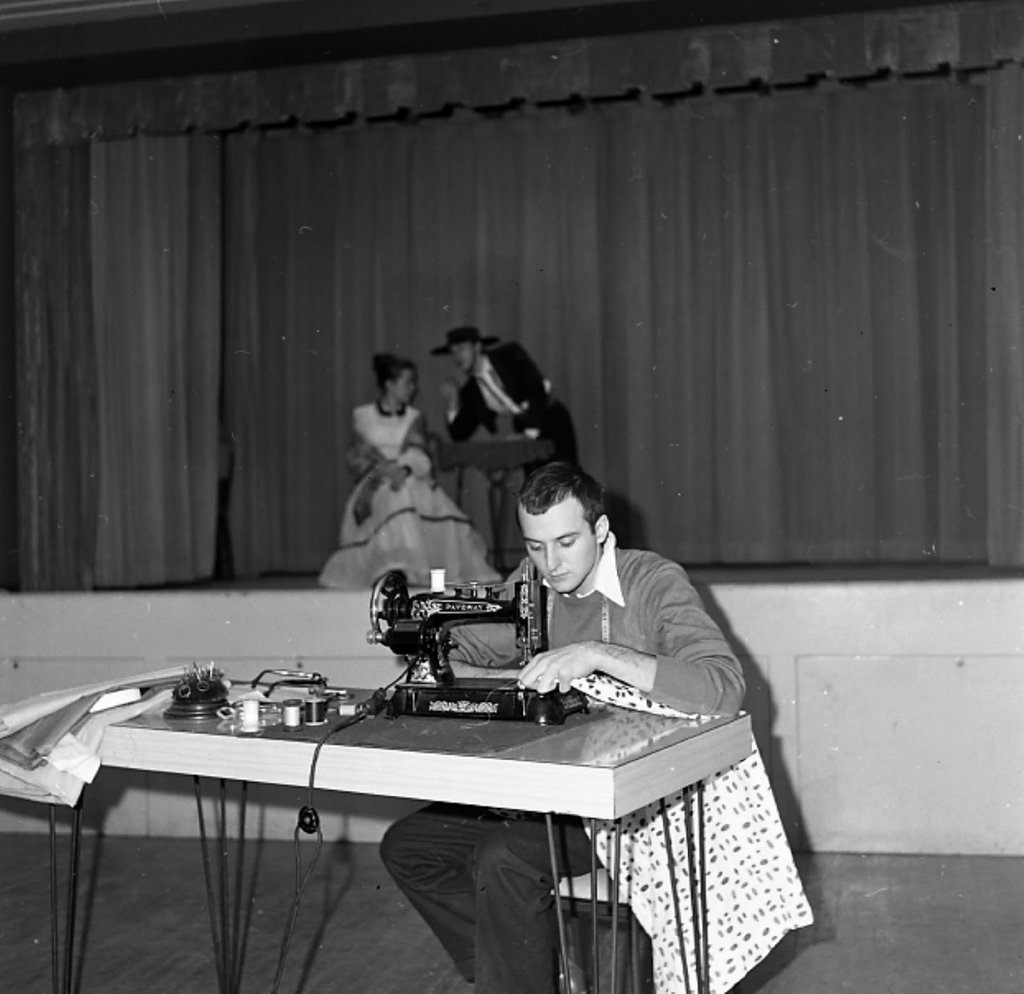 Photo from the movie François Barbeau: créateur de costumes