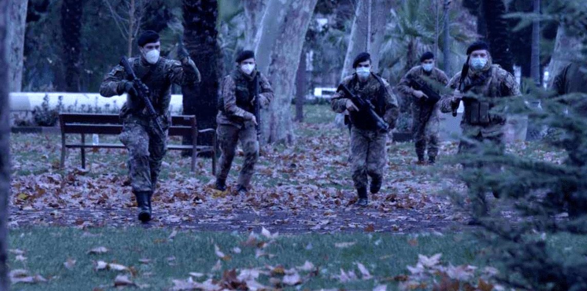 Photo du film Zeros and Ones