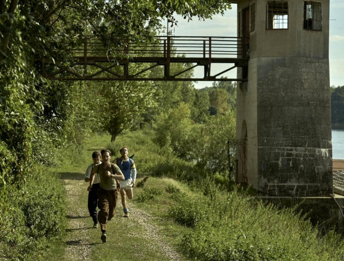 Photo from the movie Brothers