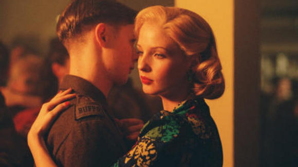 Photo du film Madame Henderson présente