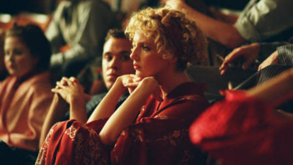 Photo du film Madame Henderson présente