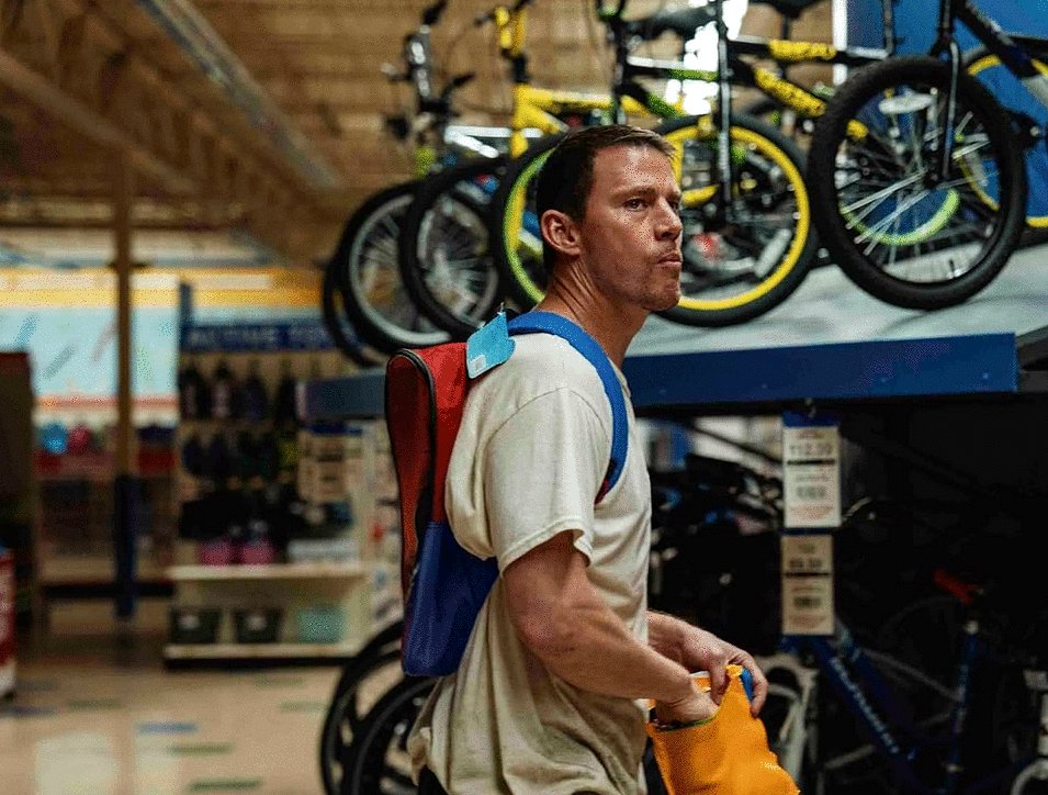 Photo from the movie Roofman