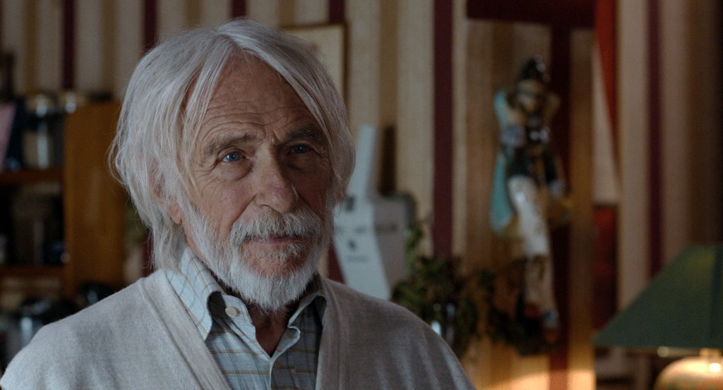 Photo from the movie Mr. Stein Goes Online