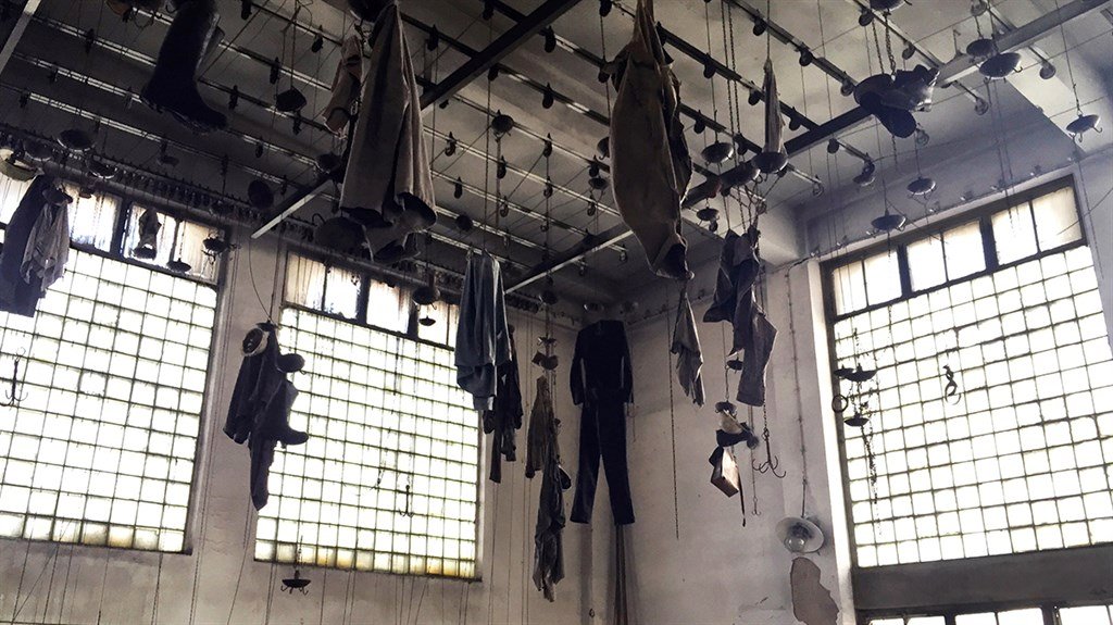 Photo from the movie Red Trees