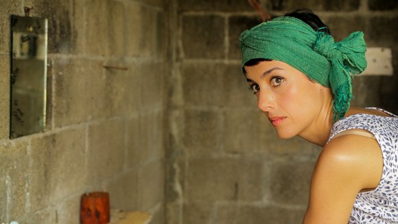 Photo du film Elvira, te daría mi vida pero la estoy usando