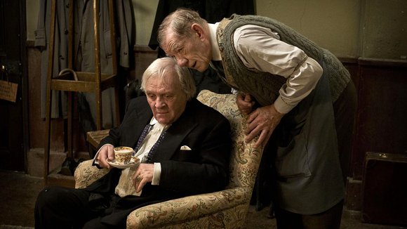 Photo from the movie The Dresser