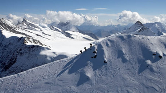 Photo du film Les Alpes: à l'assault des sommets