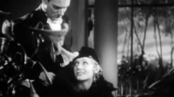 Photo from the movie The Kiss Before the Mirror