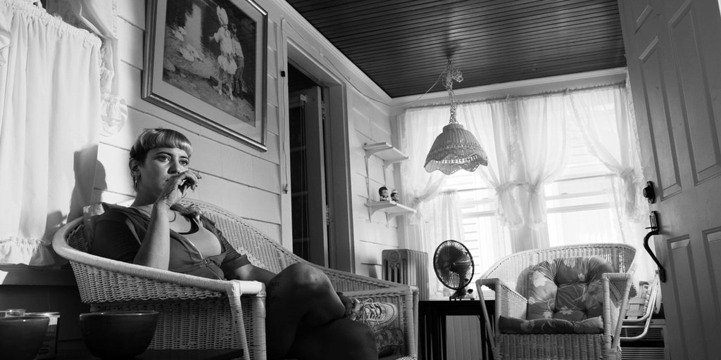 Photo du film Beneath the Blue Suburban Skies