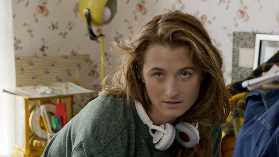 Photo from the movie Standing Up, Falling Down