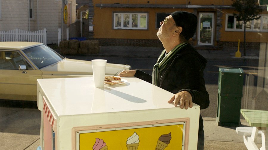 Photo from the movie Standing Up, Falling Down