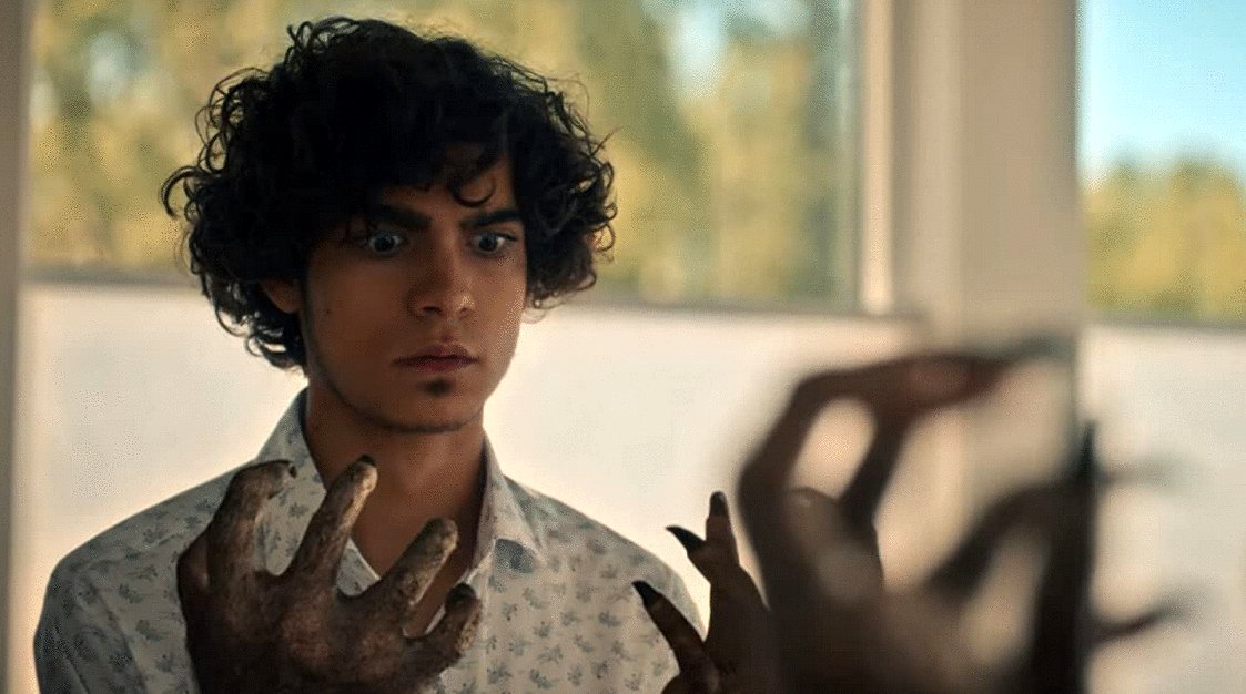 Photo from the movie The Imperfects