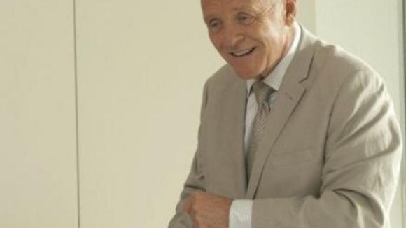 Photo du film Vous allez rencontrer un bel et sombre inconnu