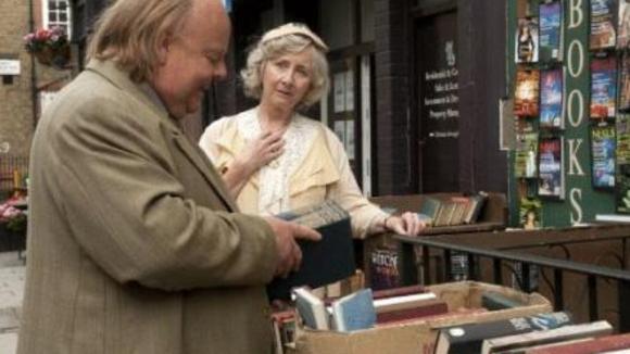 Photo du film Vous allez rencontrer un bel et sombre inconnu