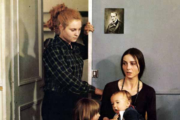 Photo from the movie One Sings, the Other Doesn't