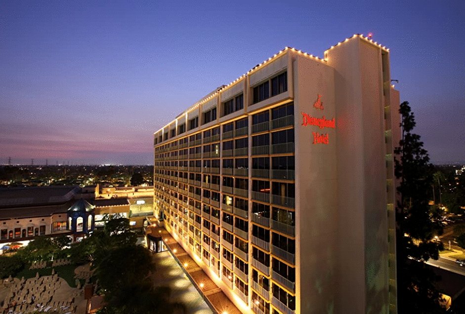 Photo du film Behind the Attraction