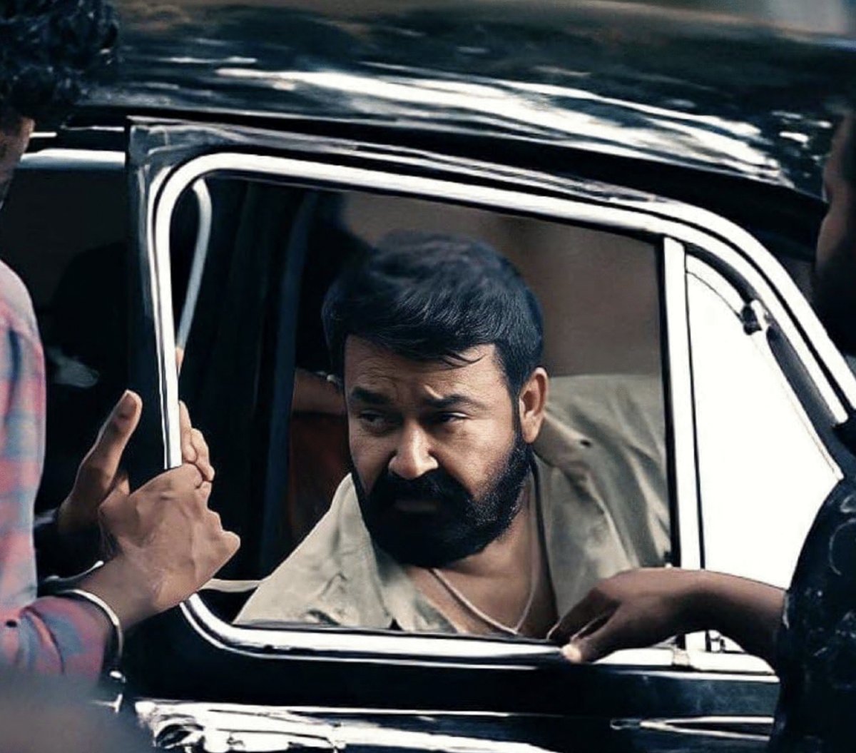 Photo from the movie Thudarum