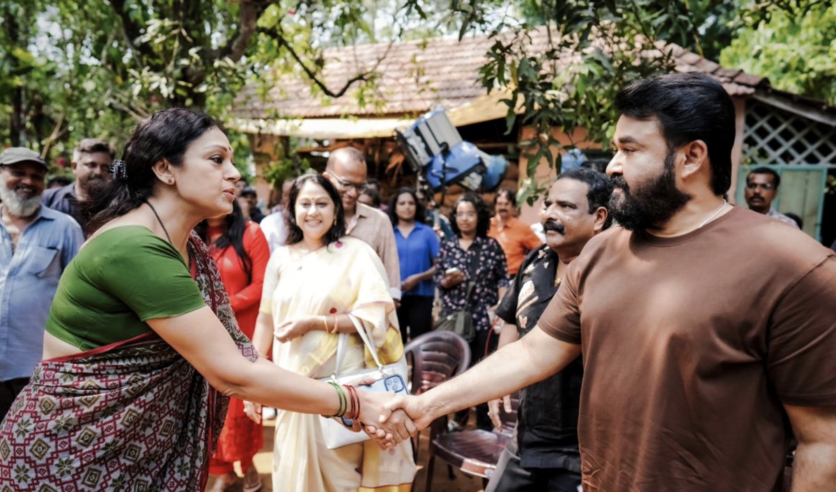 Photo from the movie Thudarum