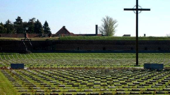 Photo du film Defiant Requiem