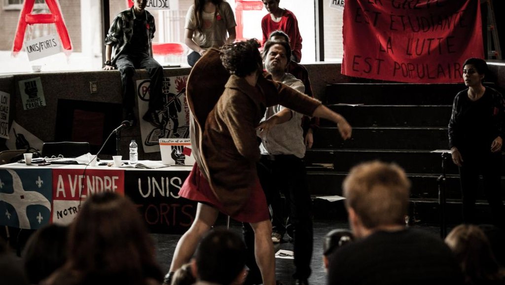 Photo du film Ceux qui font les révolutions à moitié n'ont fait que se creuser un tombeau