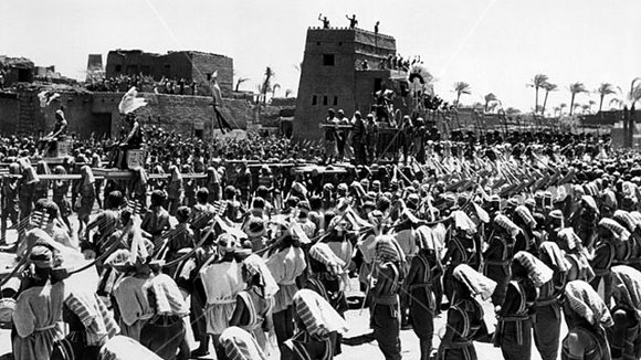 Photo du film Land of the Pharaohs