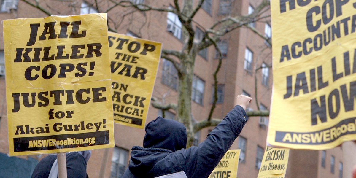 Photo du film Down a Dark Stairwell