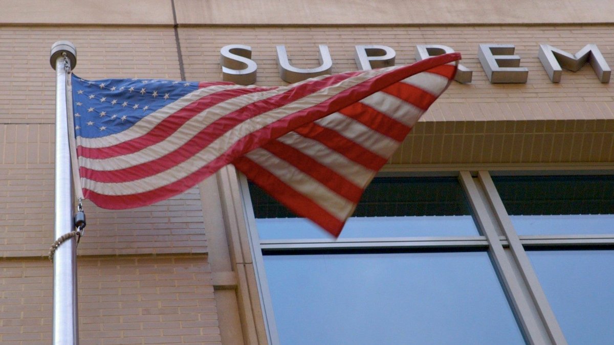 Photo du film Down a Dark Stairwell