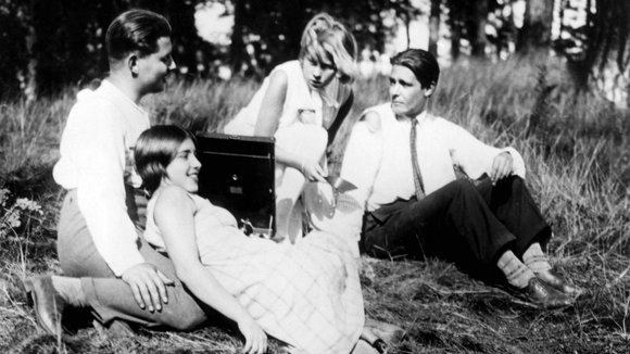 Photo from the movie People on Sunday