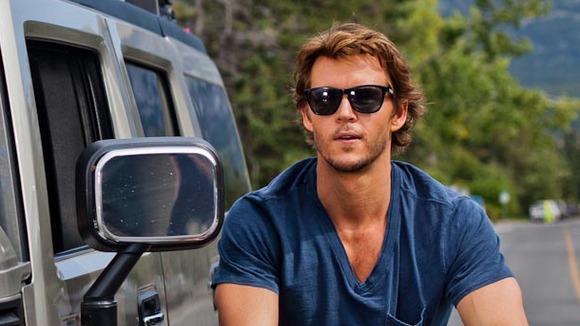 Photo from the movie The Right Kind of Wrong