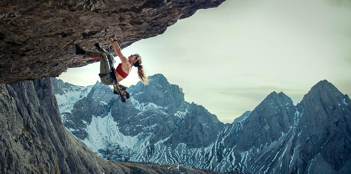 Photo from the movie Cliffhanger