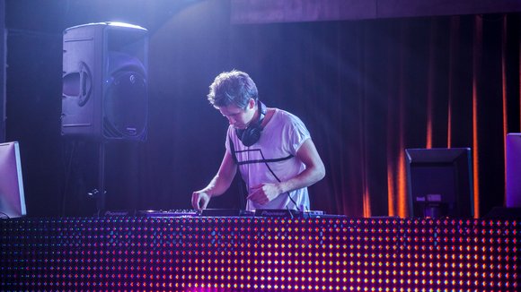 Photo from the movie Sundown