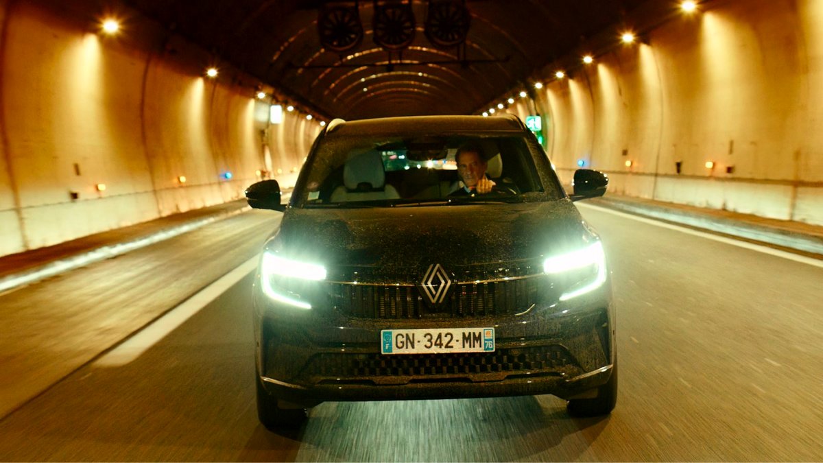 Photo from the movie Cross Away