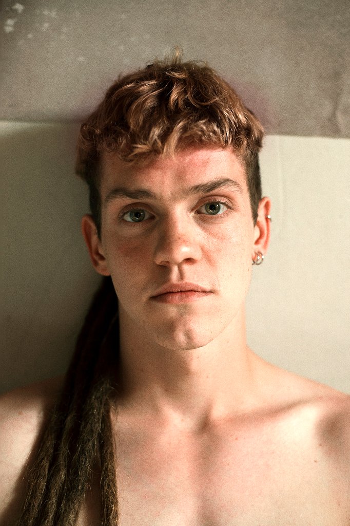 Photo from the movie When Love Digs A Hole