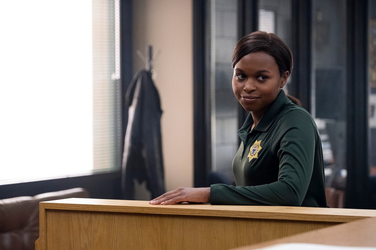 Photo du film Home Before Dark