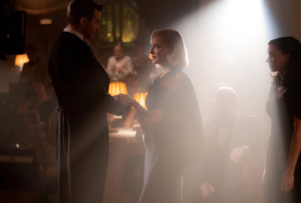 Photo from the movie Nightmare Alley: Visions of Darkness and Light